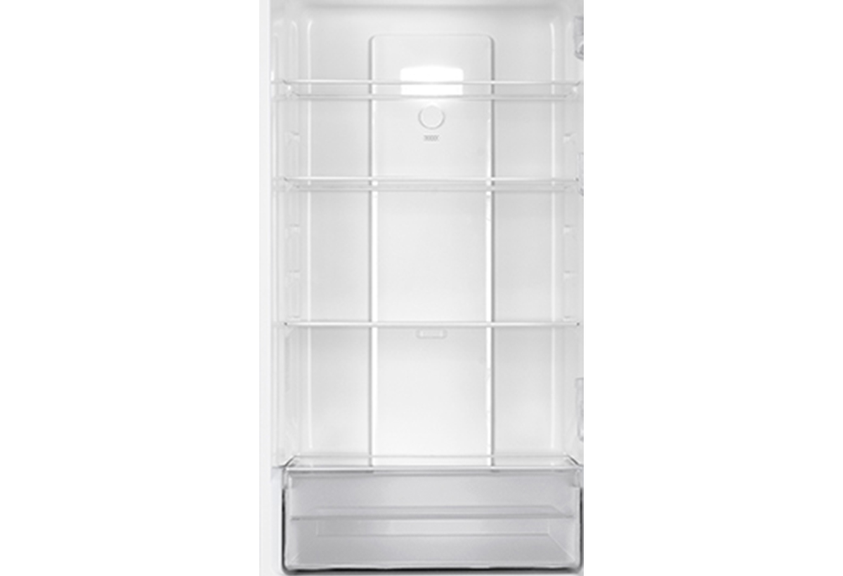 Απεικονίζεται κοντινό στα ράφια.